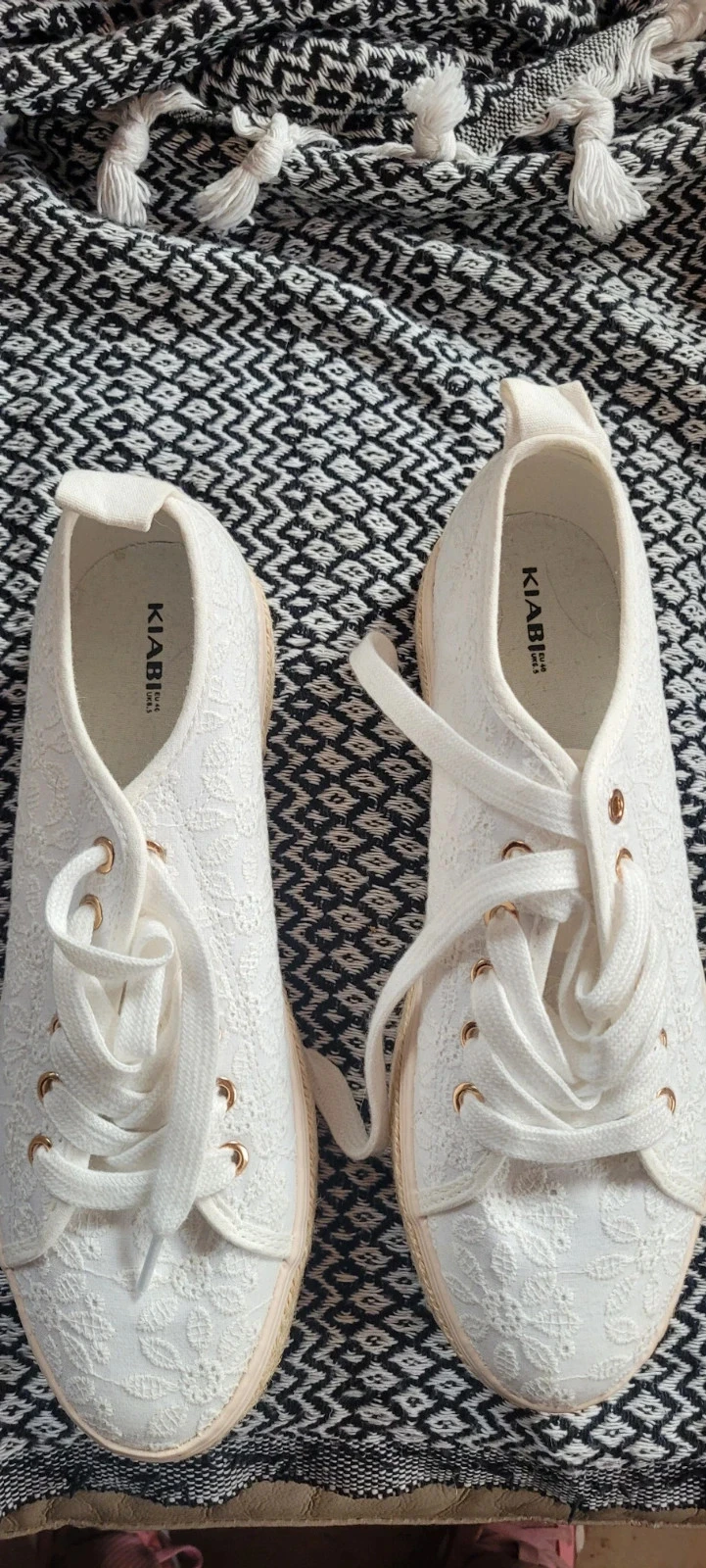Chaussures avec dentelles